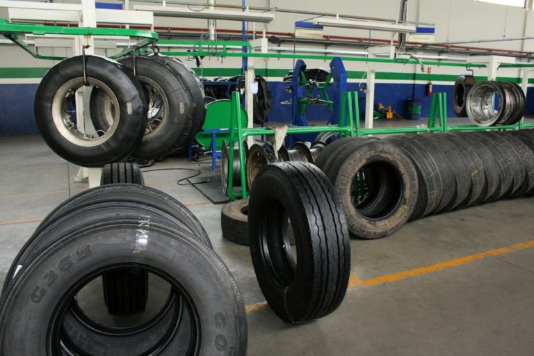 LLantas & Ruedas Gold Coast Auto Works